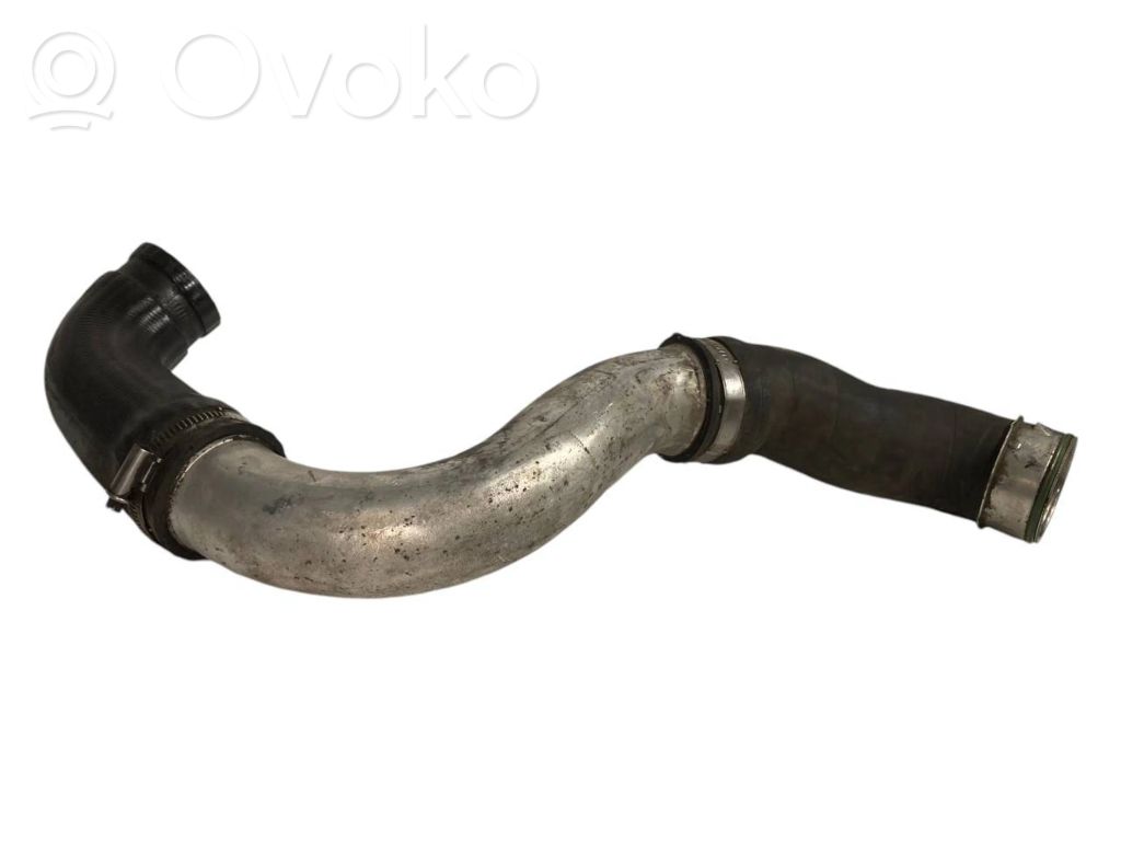 Шланг(и)/труба(ы) интеркулера