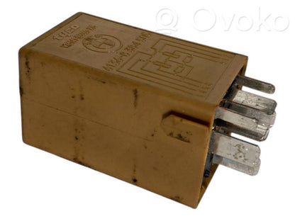 Logu tīrītāju relejs