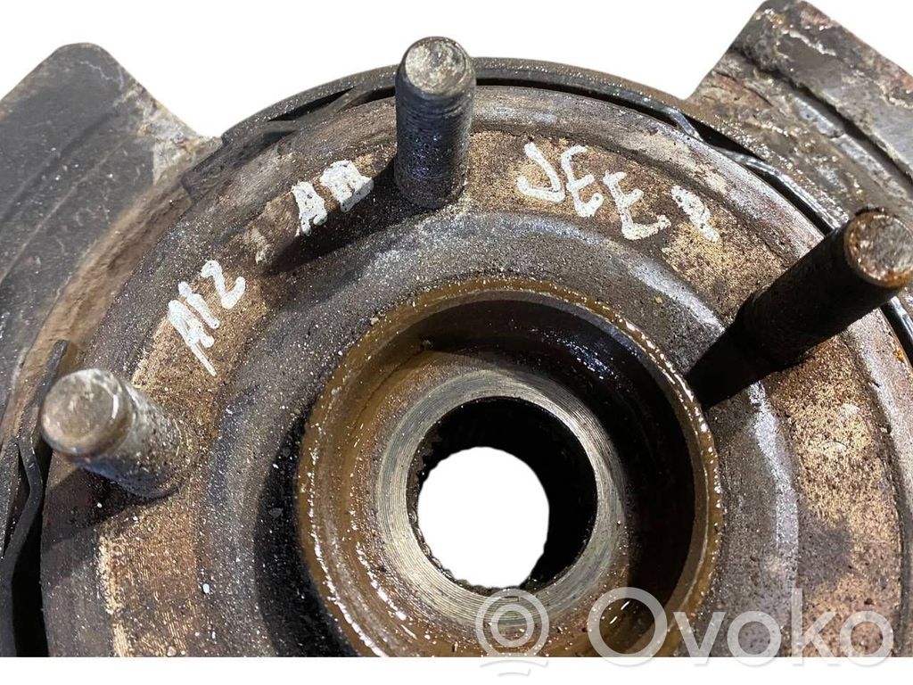 Aizmugurē riteņa rumbas vārpstas šarnīrs (stupica, capfa)