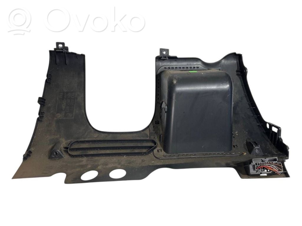 Paneļa dekoratīvās apdares vairogs (apakšējais)