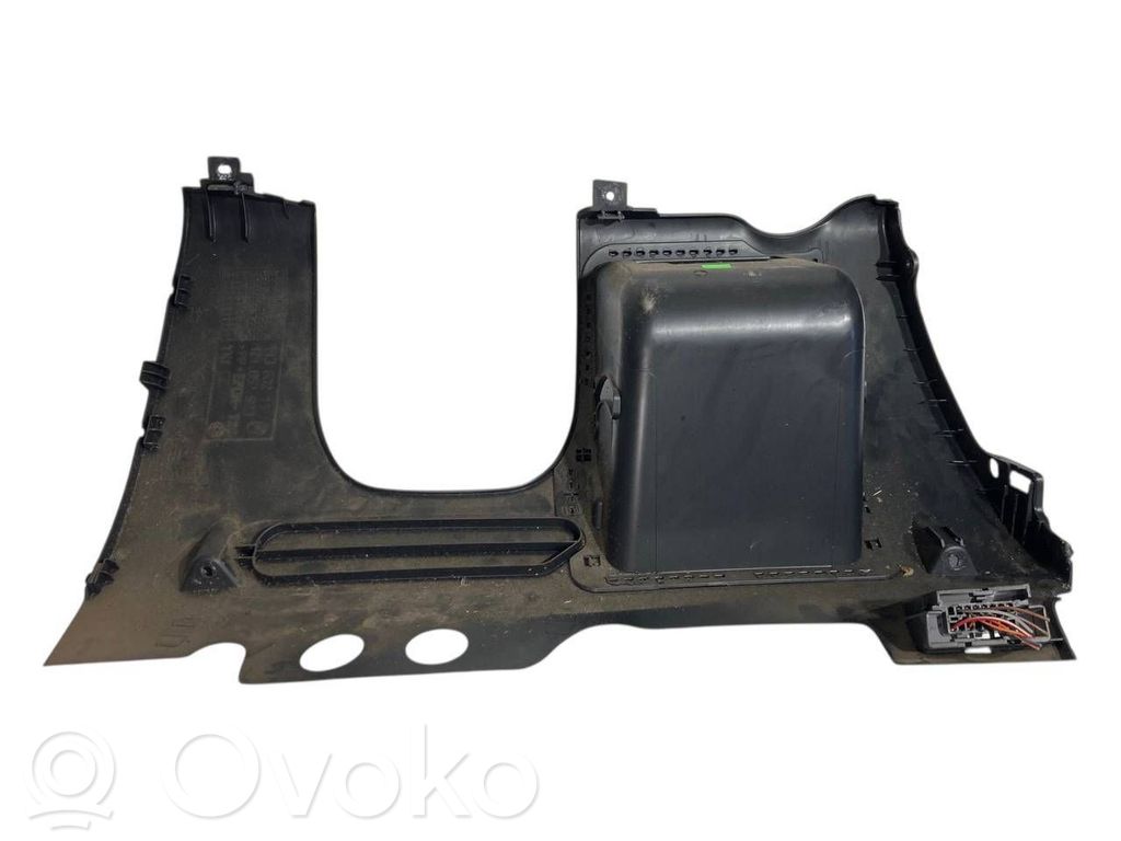 Paneļa dekoratīvās apdares vairogs (apakšējais)