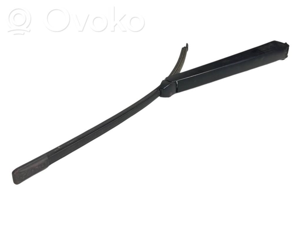 Aizmugurējā loga tīrītāja kājiņa