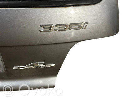 Задняя крышка (багажник)