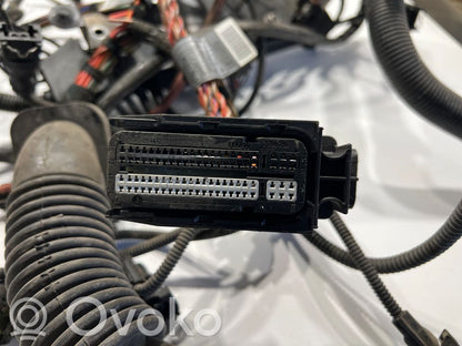 Dzinēja vadu instalācija