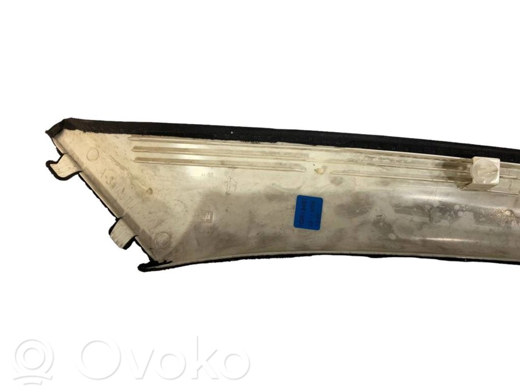 (A) statņa dekoratīvā apdare