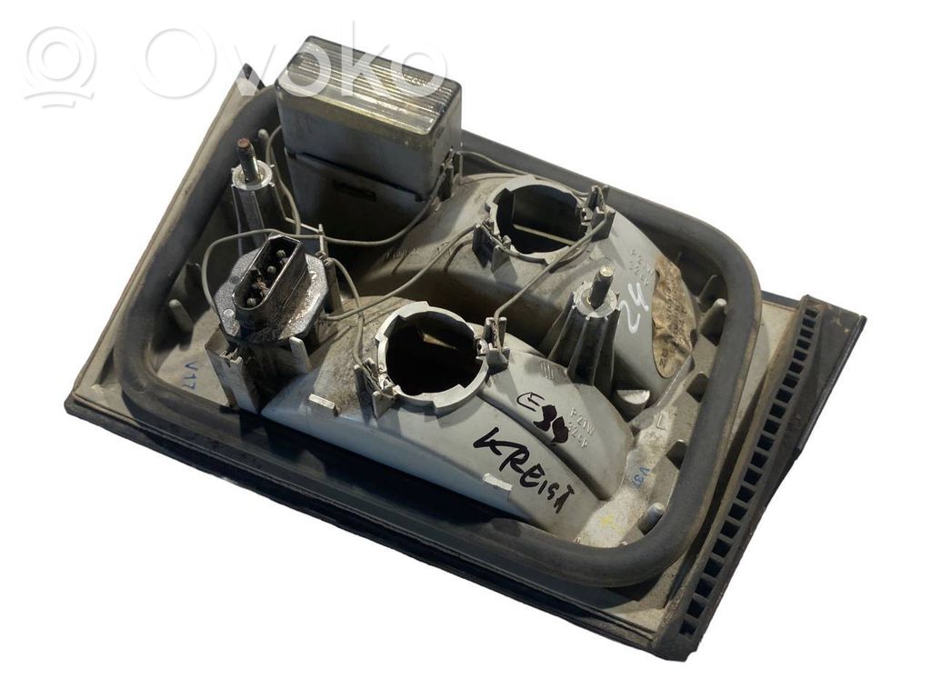 Aizmugurējais lukturis pārsegā