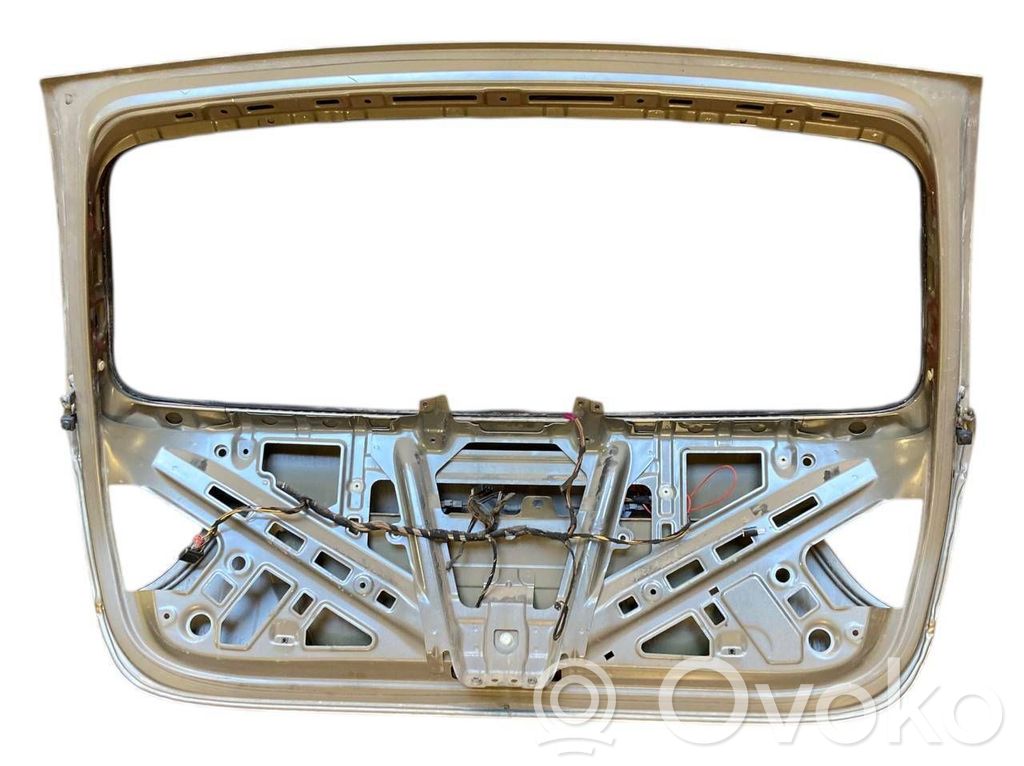 Aizmugurējais pārsegs (bagāžnieks)