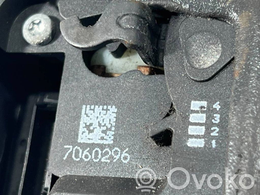 Aizmugurē slēdzene