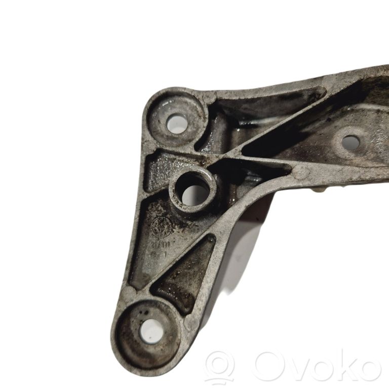 Transmission mounting bracket