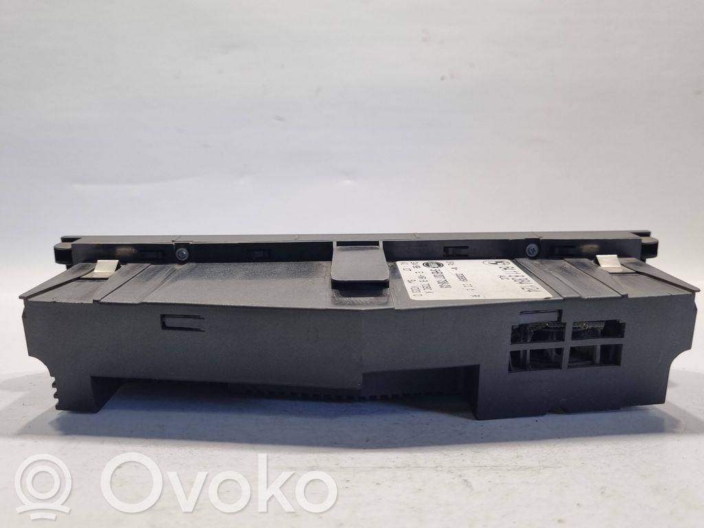 Air conditioning / climate control / interior heating control unit (in the passenger compartment)