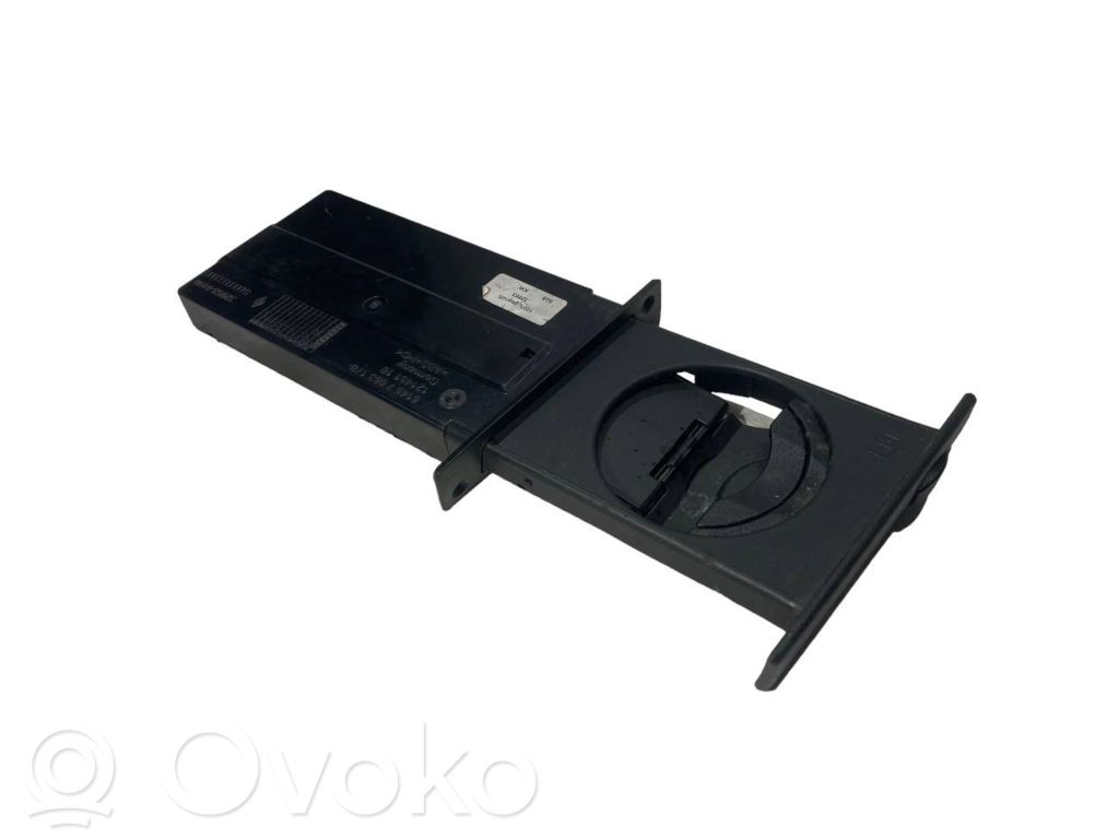 Glāžu turētājs (priekšā)