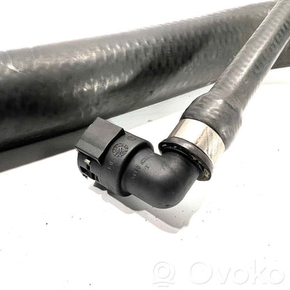 Caurulīte (-es) / šļūtene (-es)