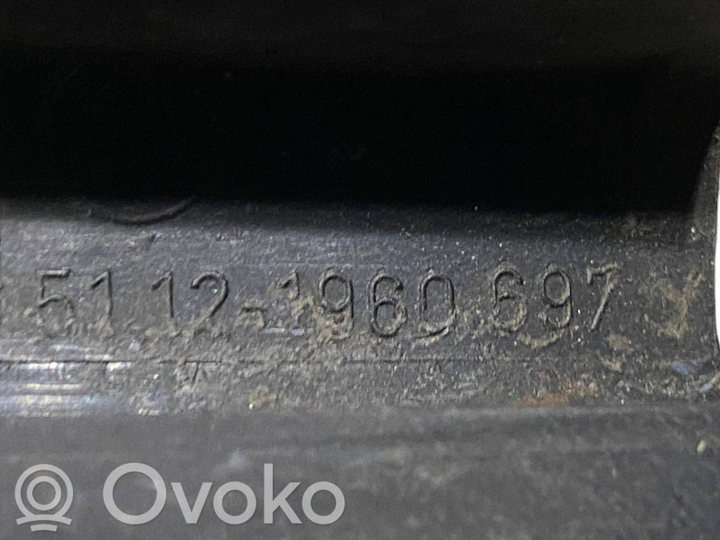 Rear bumper mounting bracket