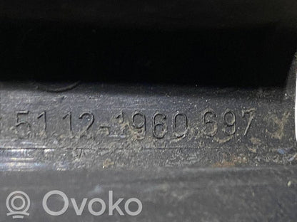Rear bumper mounting bracket