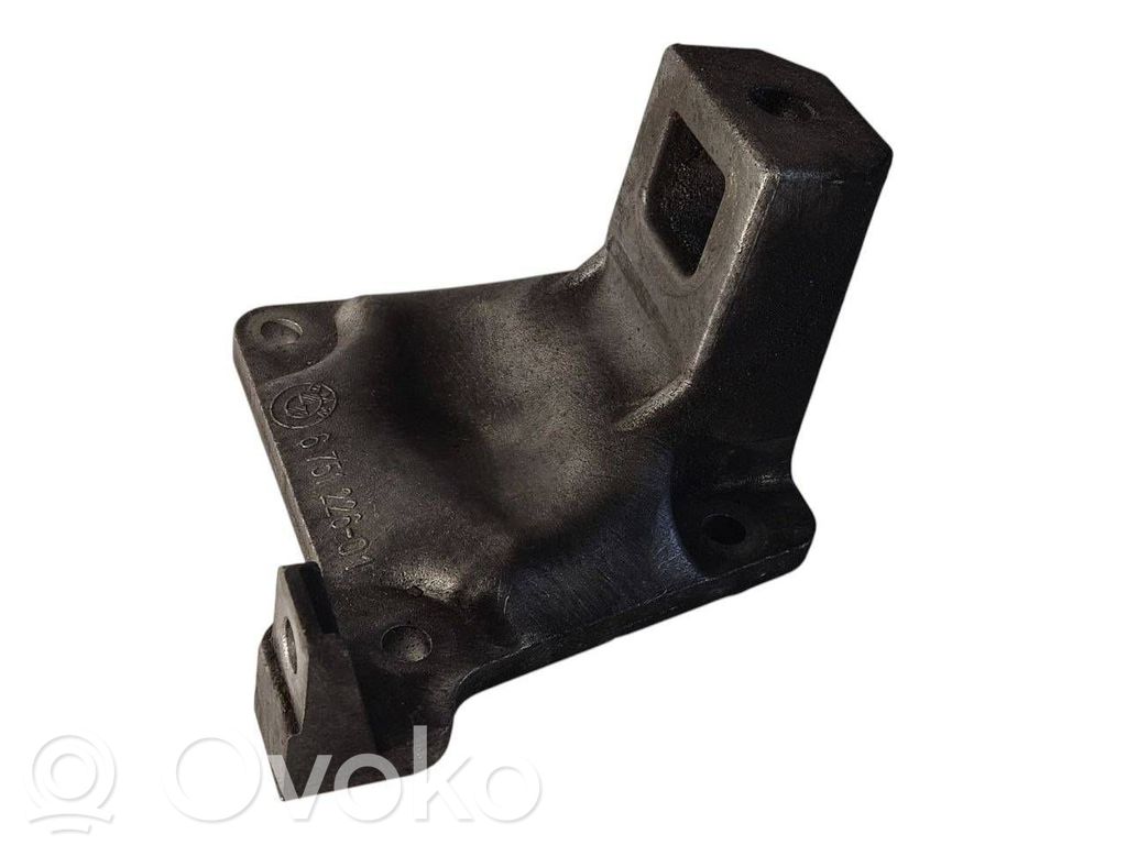 Dzinēja nostiprināšanas stiprinājums-kronšteins