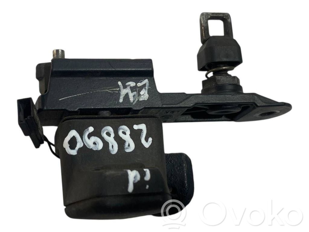 Aizmugurējā stikla tīrītāja mehānisms