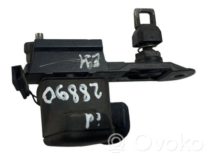 Aizmugurējā stikla tīrītāja mehānisms