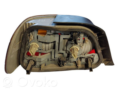 Aizmugurējais lukturis virsbūvē