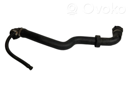 Caurulīte (-es) / šļūtene (-es)