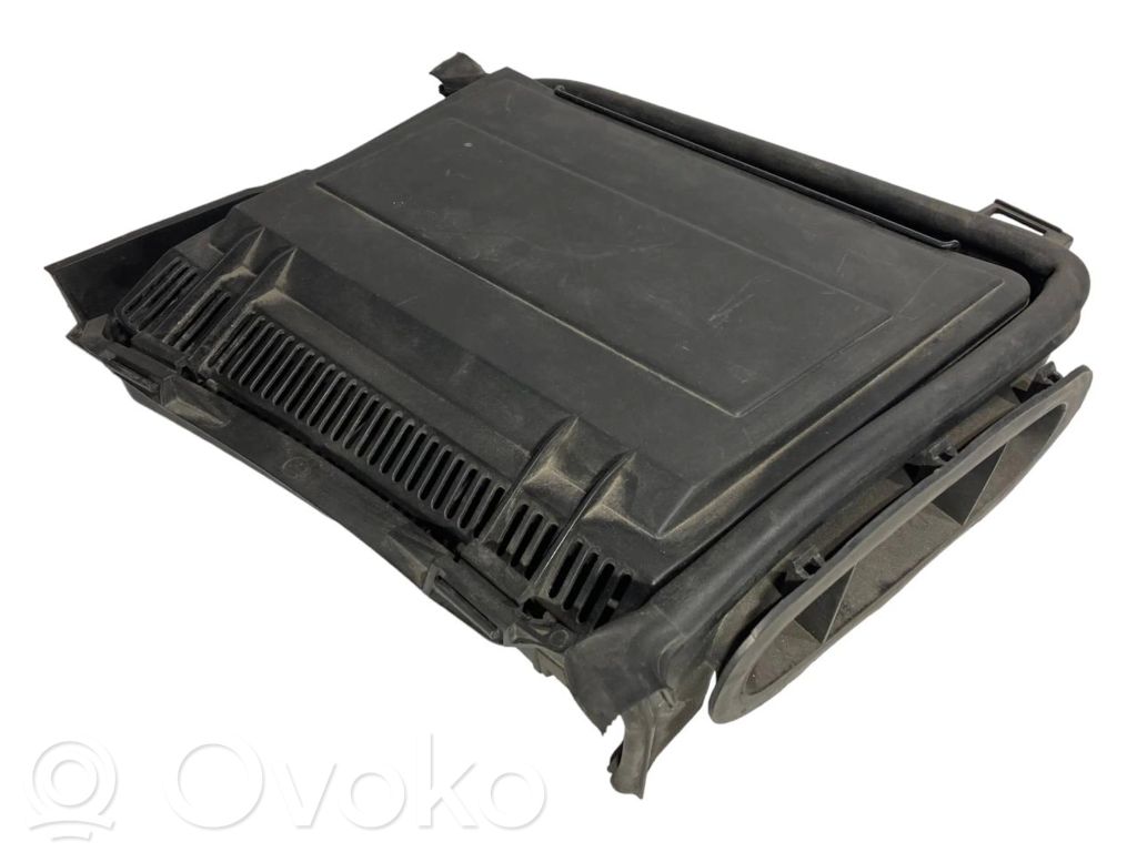 Salona gaisa mezgla plastmasas korpuss