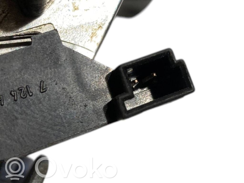 Ручка закрывания (задняя крышка)