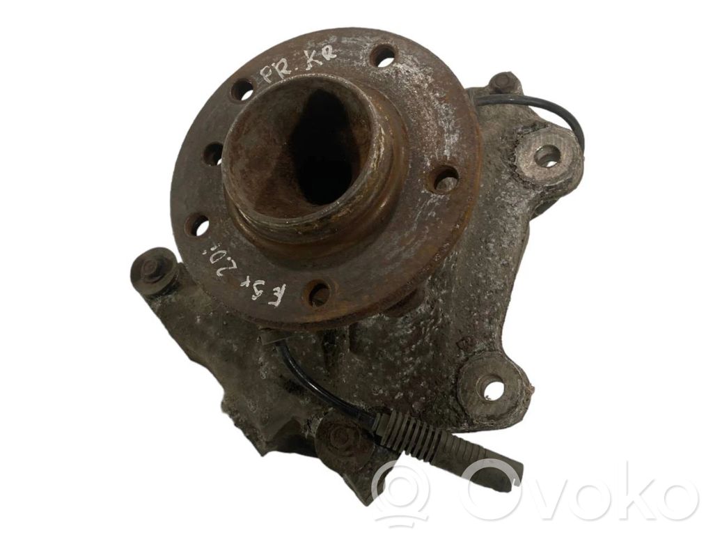 Priekšējā riteņa rumbas vārpstas šarnīrs (stupica, capfa)