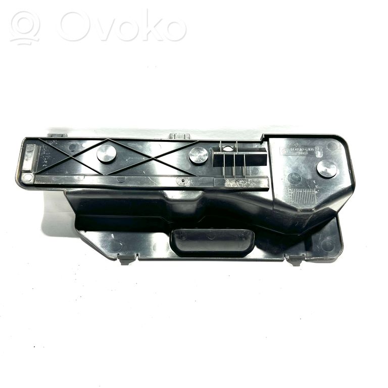 Cita veida dzinēja nodalījuma detaļa