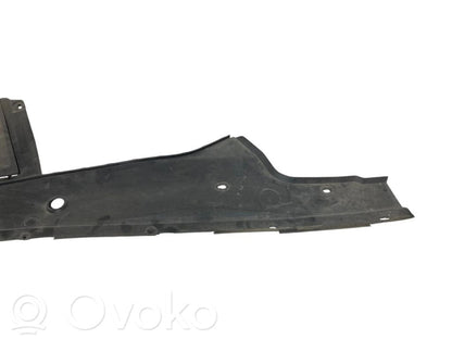 Dzinēja pārsega slēdzenes dekoratīvā apdare