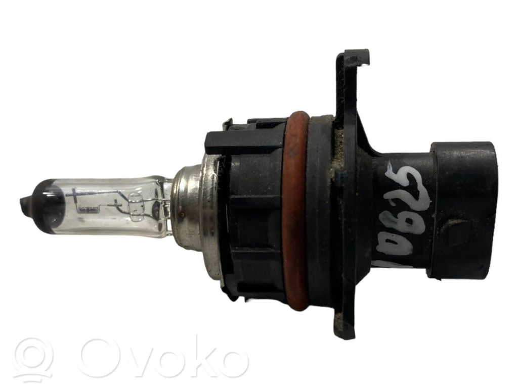 Priekšējā luktura detaļa