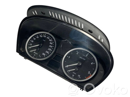 Speedometer (in the instrument panel)