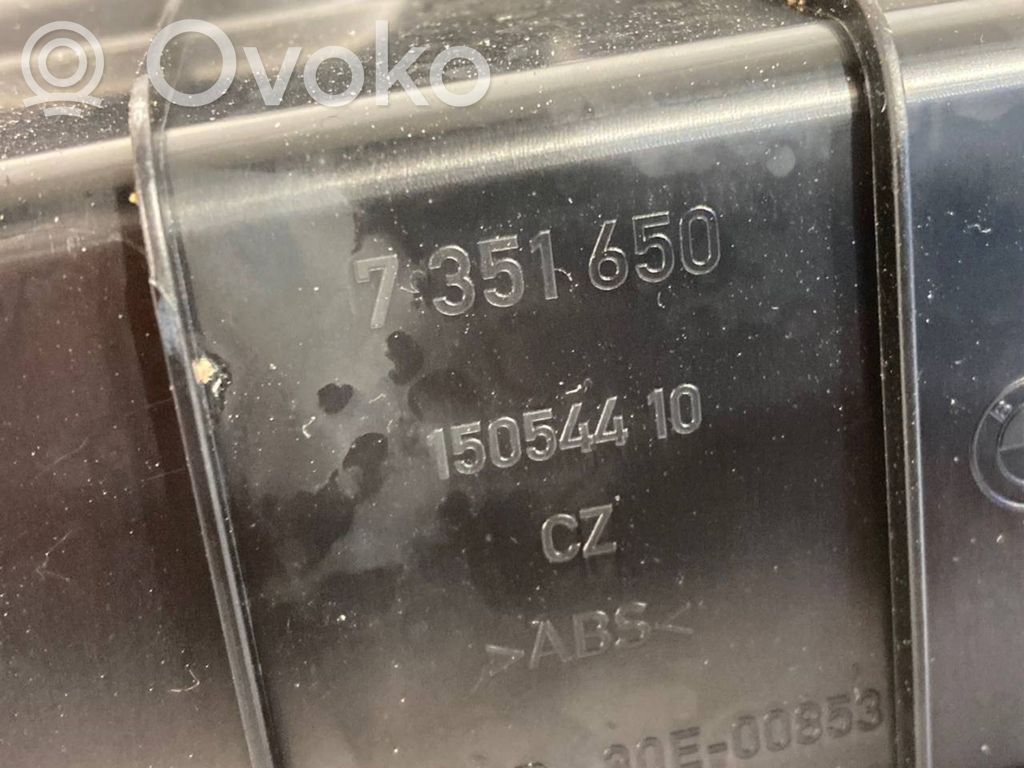 Bagāžnieka sliekšņa dekoratīvā apdare