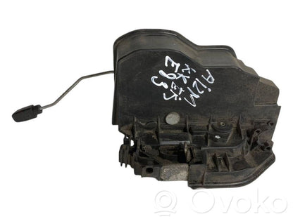 Aizmugurē slēdzene