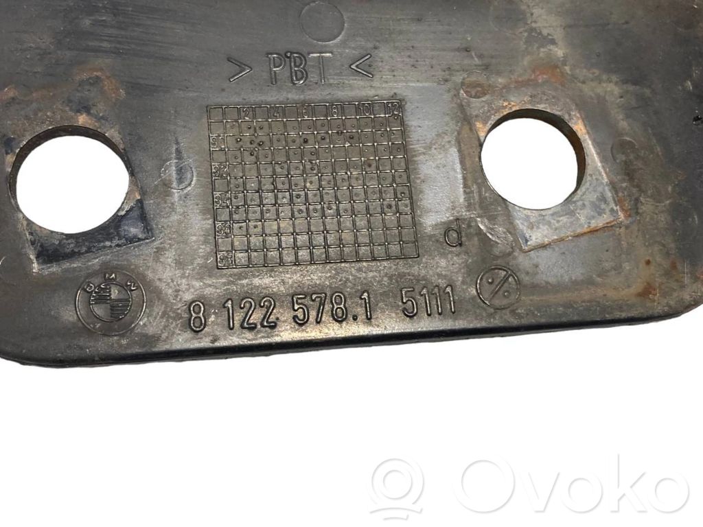 Держатель переднего бампера