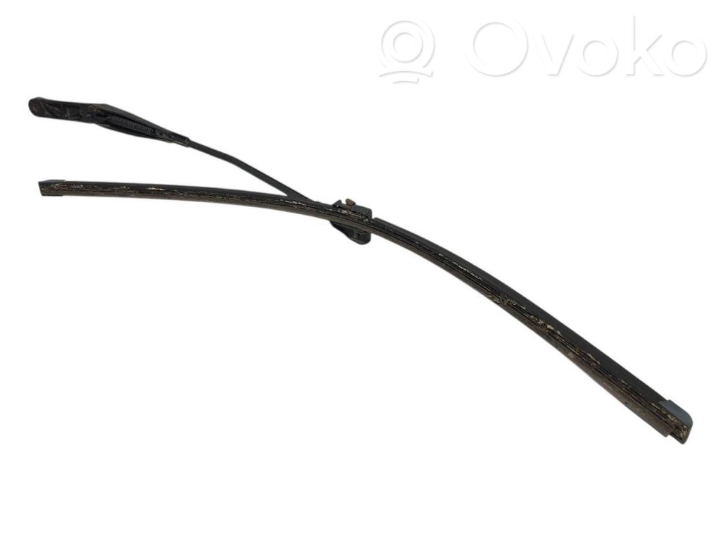 Priekšējā loga tīrītāja kājiņa