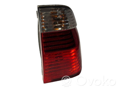 Задний фонарь в кузове