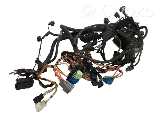 Dzinēja vadu instalācija