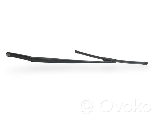 Priekšējā loga tīrītāja kājiņa