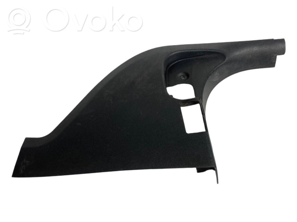 Kāju zonas sānu dekoratīvā apdare