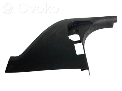 Kāju zonas sānu dekoratīvā apdare