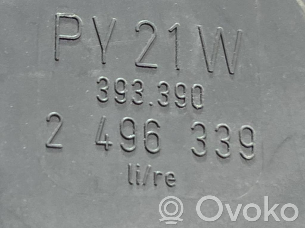 Aizmugurējais lukturis virsbūvē