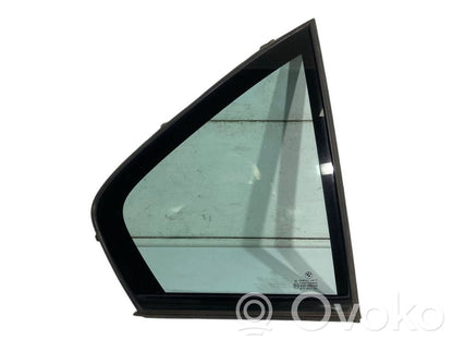 Mazais stikls "A" aizmugurējās durvīs