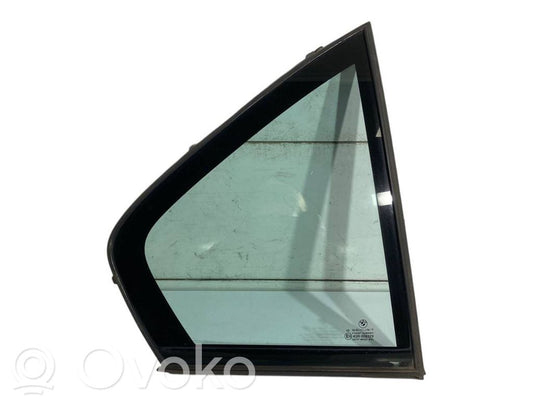 Mazais stikls "A" aizmugurējās durvīs