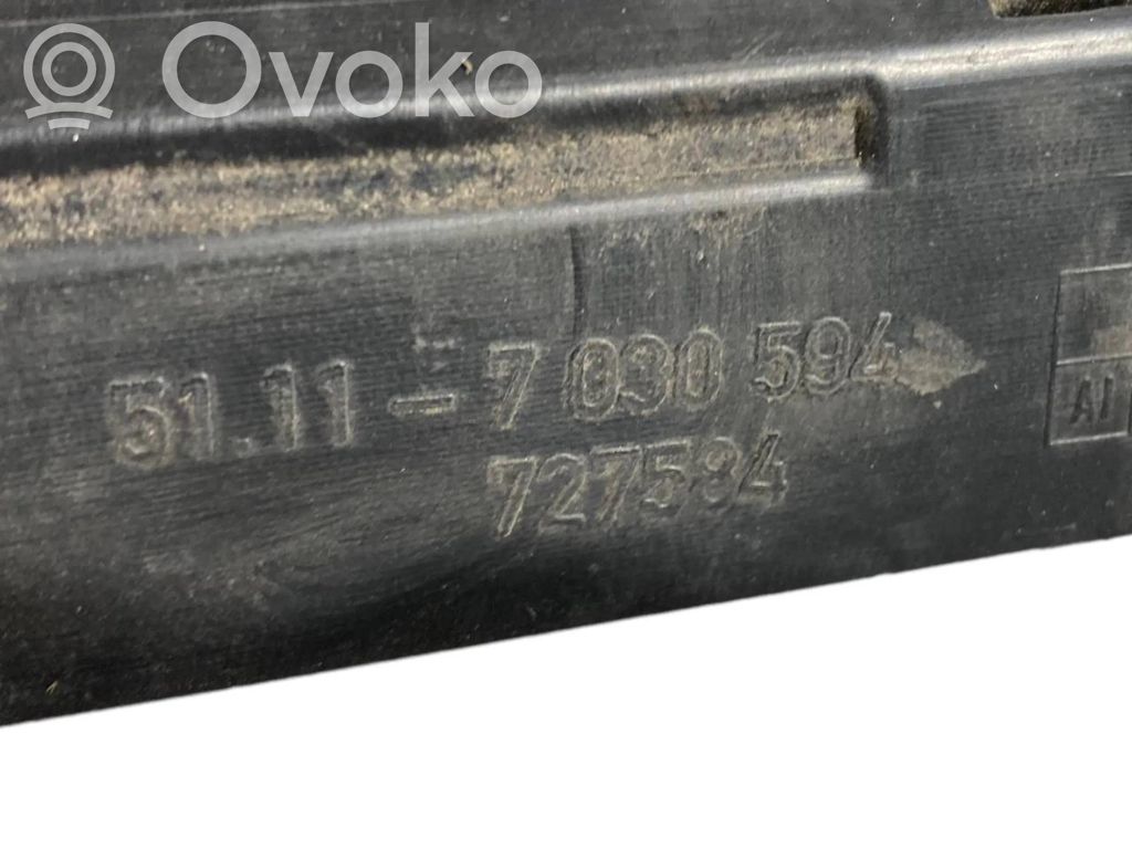 Lower grille (three-piece)