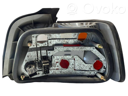 Aizmugurējais lukturis virsbūvē