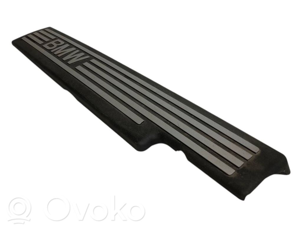 Engine cover (decorative trim)