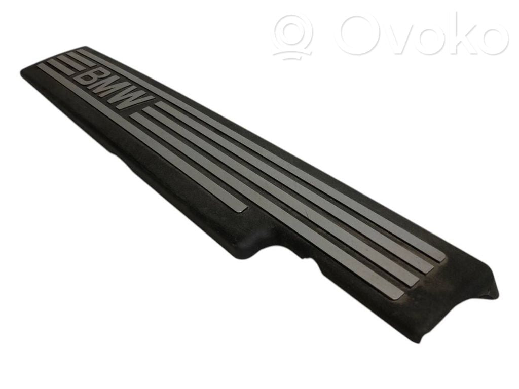 Engine cover (decorative trim)