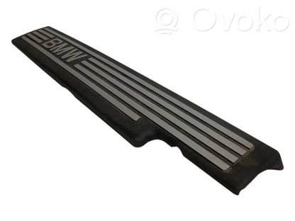 Engine cover (decorative trim)