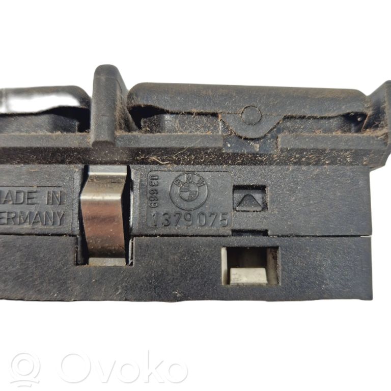 Power window switch