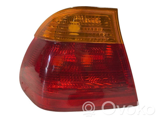 Aizmugurējais lukturis virsbūvē