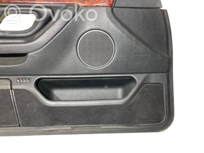 Priekšējo durvju apdare